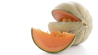 Melon du haut-poitu asal Perancis dapat tumbuh dengan ukuran 550 - 1.350 gram per buahnya. Keunikan buah ini ditentukan dari iklim yang membuat aroma dan teksturnya khas serta kaya akan serat. Foto: Taste Atlas