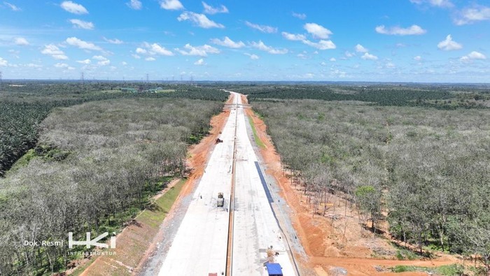 Mengintip Progres Terkini Tol Betung-Jambi Proyek Tol Betung-Jambi Seksi IV telah mencapai 80% hingga akhir Maret 2025. Yuk intip progres terkininya.