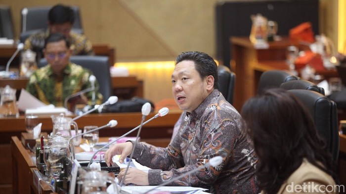 Komisi IX DPR gelar Raker dengan Menteri P2MI Abdul Kadir Karding. Raker itu membahas lima agenda salah satunya pencabutan moratorium penempatan PMI di Arab Saudi.