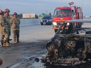 Mercy Bernopol B1TTA Terbakar di Tol Jogja-Solo Klaten, Warga Dengar Ledakan