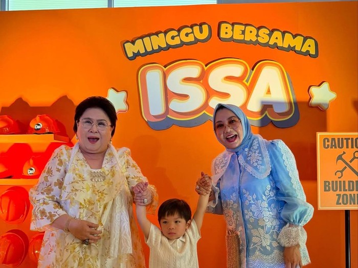 Nikita Willy dan Yora Febriana Nikita Willy dan Yora Febriana
