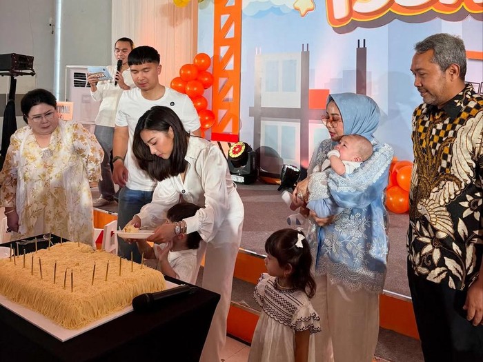 Nikita Willy dan Yora Febriana