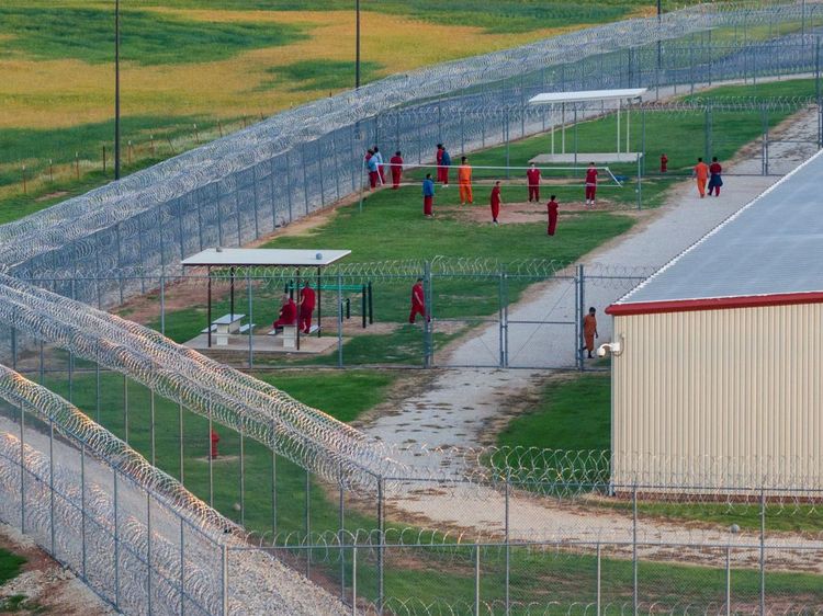 Melihat Aktivitas Tahanan Venezuela di Bluebonnet Facility Texas