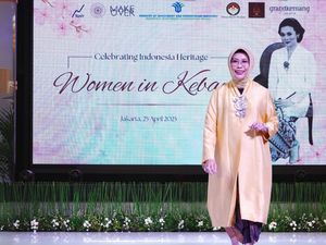Istri Mensos dan Wamensos Kompak Berkebaya Nusantara di Atas Catwalk