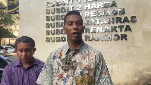 Pengacara keluarga mahasiswa UKI yang tewas di kampus (Kurniawan/detikcom)