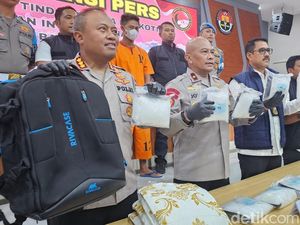 Kurir Jaringan Internasional Nyamar Saat Selundupkan Sabu 12,8 Kg ke Riau