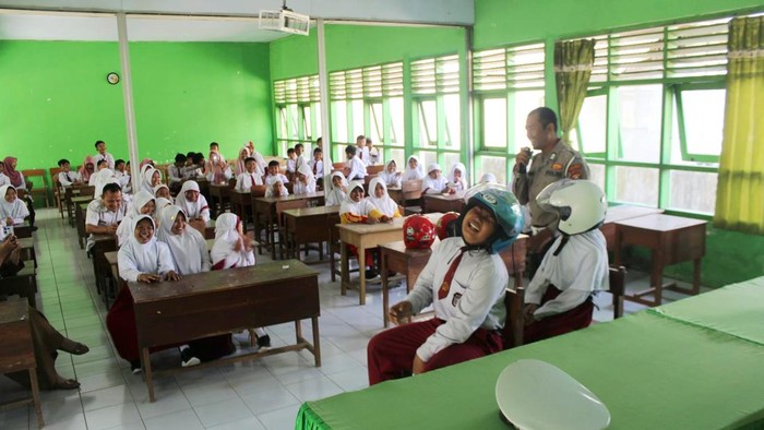 Police Goes to School Trenggalek