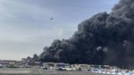 Potret Dahsyatnya Ledakan Guncang Pelabuhan Iran