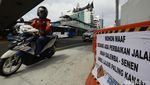 Potret Rekayasa Lalin Imbas Proyek LRT di Perempatan Pramuka
