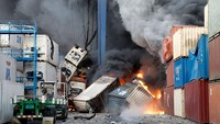 Juru bicara pemerintah Iran mengatakan bahwa meskipun bahan kimia kemungkinan besar menjadi penyebab ledakan, namun saat ini penyebab pasti ledakan di Pelabuhan Shahid Rajaee masih diselidiki. 