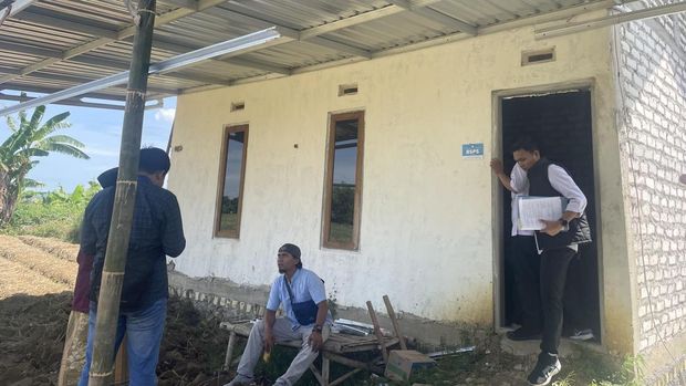 Rumah hasil renovasi dengan program BSPS yang didatangi Irjen Kementerian PKP di Sumenep.