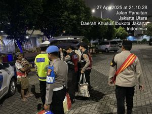 Polres Priok Bantu Keluarga Asal Depok Pulang Usai Telantar di Pelabuhan
