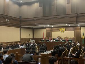 Istri dan Anak Makelar Zarof Ngaku Tak Tahu Asal-usul Duit Rp 1 T-Emas 51 Kg