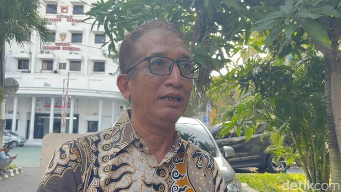 Siswa yang dibanting pelatih usai menang futsal di SMP Labschool Unesa 1 Surabaya.