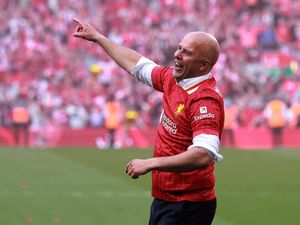 Arne Slot Masuk Daftar Elite Manajer: Langsung Juara di Musim Debut