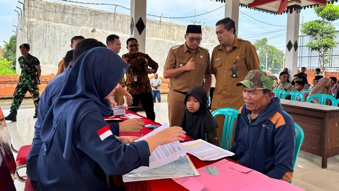 Wabup Mojokerto salurkan bansos Yapi