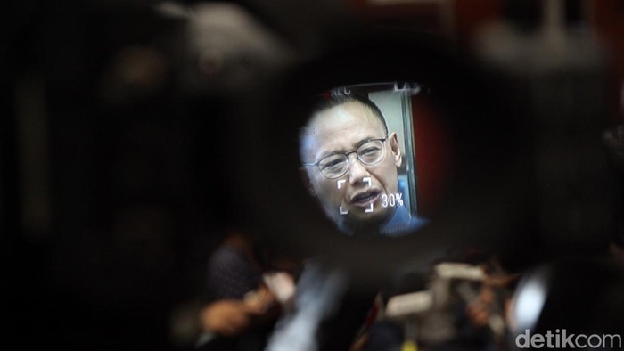 Wakil Ketua MPR, Eddy Soeparno merespons keluhan AS terkait sistem pembayaran digital QRIS di Indonesia. Ia berharap tidak ada intervensi negara lain terkait QRIS.