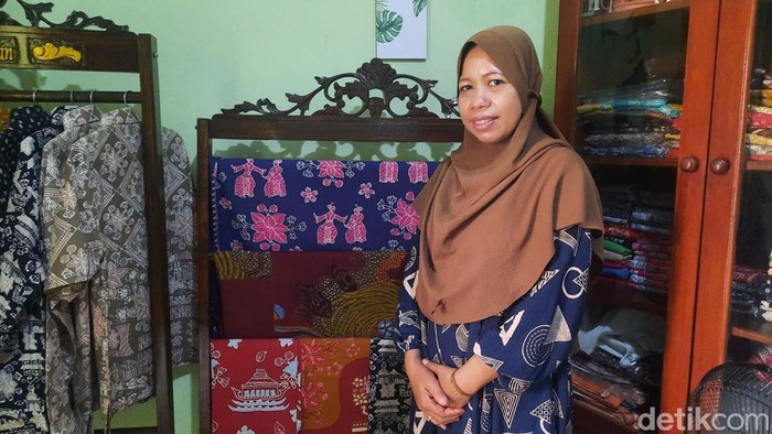 Yati Monalisa, pengusaha Batik Umi Aiman yang angkat ciri khas Tangerang Kota.