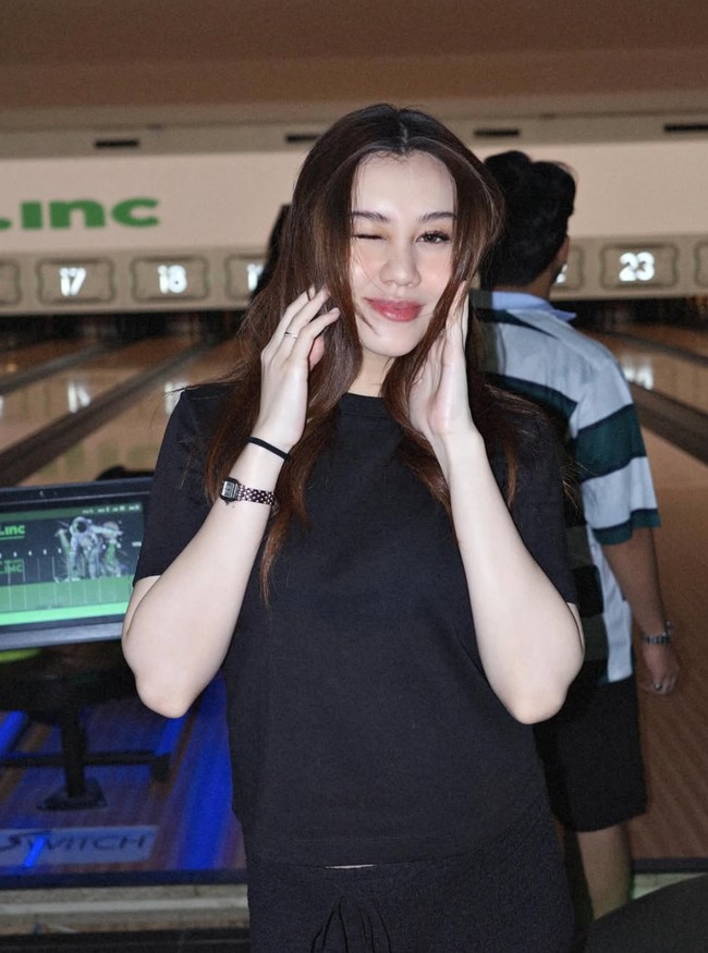 Istri Thariq Halilintar, Aaliyah Massaid diketahui saat ini tengah mengandung calon anak pertamanya. Di usia kehamilan yang sudah memasuki trimester ketiga, Aaliyah justru terlihat makin cantik dan glowing. Foto: Instagram/@aaliyah.massaid