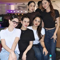 Tak sendirian, Aaliyah terlihat bermain bowling bersama para sahabatnya. Alyssa Daguise hingga Agatha Pricilla juga terlihat ikut hadir. Foto: Instagram/@aaliyah.massaid