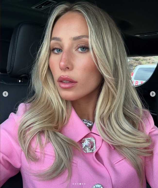 Klaim mengejutkan ini datang dari Vickie Segar, salah satu pendiri agensi kreator Article 41, yang pernah bekerja sama langsung dengan Earle dalam berbagai kampanye merek. D“Mari kita bicara soal uang dalam ekonomi kreator. Ada yang mengikuti Alix Earle di sini?” tanyanya, sebelum meminta para mahasiswa menebak penghasilan Earle dari satu Story di Instagram. Foto: Dok. Instagram Alix Earle