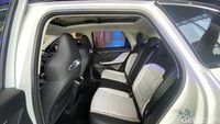 Varian tertinggi, BAIC X55 II Prime. Joknya berbahan kulit. Foto: Ridwan Arifin