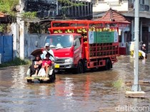 Banjir Rob Kembali Rendam Jalanan Pasuruan