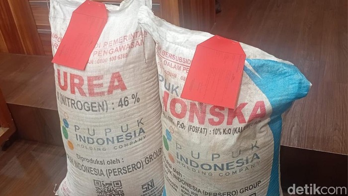 Barang bukti penyalahgunaan pupuk subsidi di Kalteng.