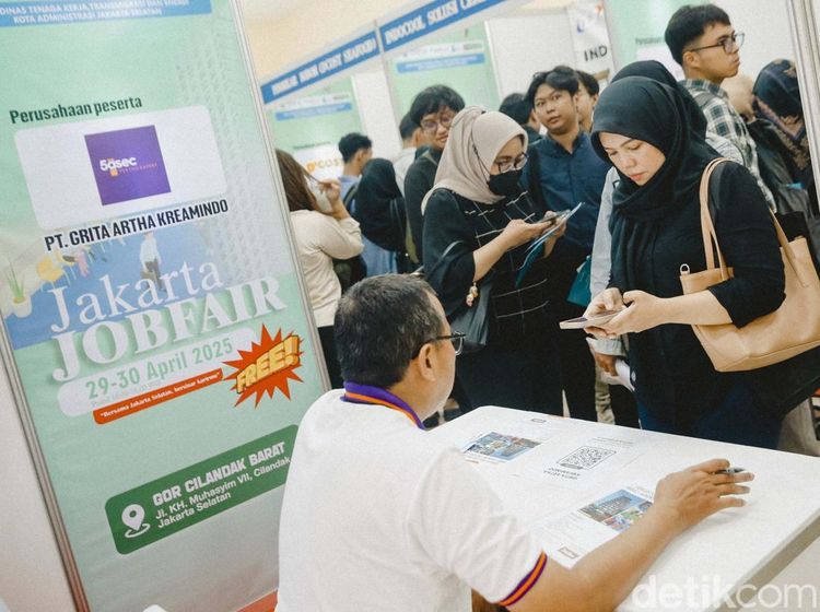 Baru Lulus atau Kena PHK? Coba Cari Kerja di Sini