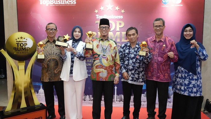 Bupati Kabupaten Ogan Komering Ulu Teddy Meilwansyah kembali dapat penghargaan