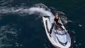 Pada kesempatan yang sama, Fuji memperlihatkan keindahan Danau Toba. Foto: Instagram Fuji