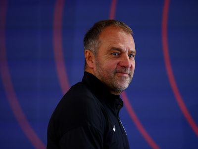 Flick Kembali Juara: 3 Piala di Musim Pertama Latih Barca