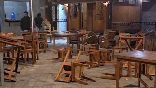 Kafe Ant Kota Probolinggo diserang