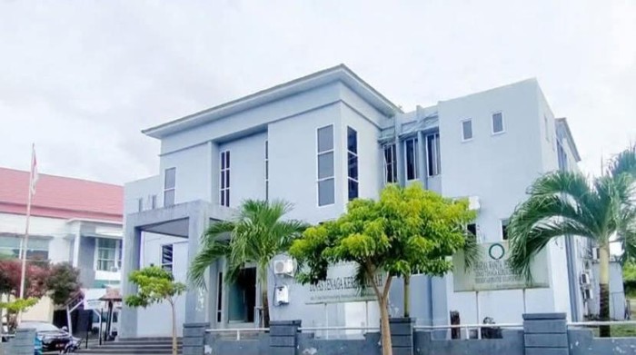 Kantor Disnaker Sulawesi Barat.