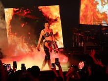 Katy Perry Murka Lagu Firework Dipakai Trump Buat Video Serangan Iran