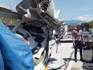 Kronologi Kecelakaan Maut yang Tewaskan 3 Orang di Tol Cisumdawu
