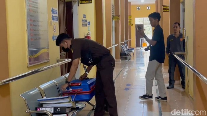 Kejari Musi Rawas menggeledah kantor Disdik dan BPKAD terkait dugaan kasus korupsi
