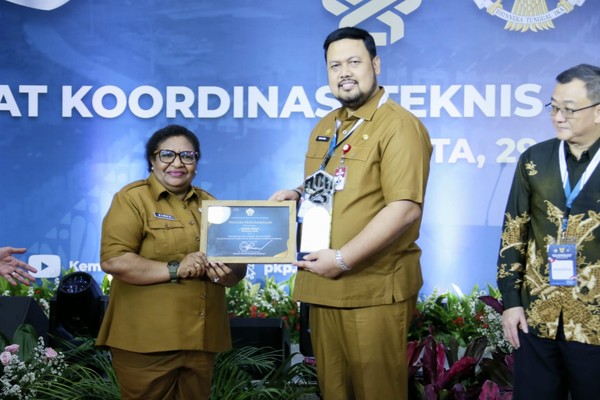Gelar Rakor, Wamendagri Ajak Pemda Sukseskan Program 3 Juta Rumah