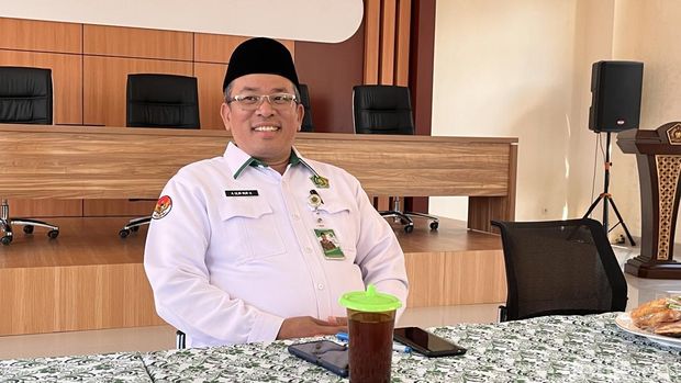 Kepala Kantor Kemenag Kota Surakarta, Ahmad Ulin Nur Hafsun ditemui di kantornya, Banjarsari, Solo, Selasa (29/4/2025).