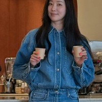 Sa Rang populer lewat karakternya sebagai ‘Yoon Seul’ saat beradu akting dengan Hyun Bin hingga Ha Ji Won dalam drama yang rilis pada 2015 itu. Foto: Instagram @sarangkim.love