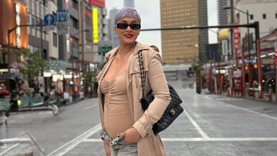 Kimmy Jayanti Kece Pamer Baby Bump Anak Ketiga Sambil Traveling di Jepang