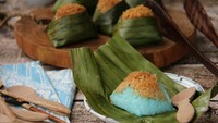 Pulut juga mirip dengan kue khas Indonesia. Di Malaysia ada pulut yang dibreikan topping inti atau kelapa manis dan suwiran ayam. Foto: iStock