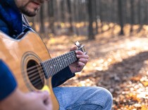 15 Lagu Perpisahan Sedih untuk Sekolah, Teman Kerja, hingga Purna Tugas