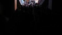 Sistem elektronik yang mengatur skor, pencahayaan lapangan, hingga layanan siaran langsung tidak dapat berfungsi selama pemadaman. Hal ini membuat panitia mengambil keputusan untuk menangguhkan seluruh pertandingan hingga listrik pulih.  