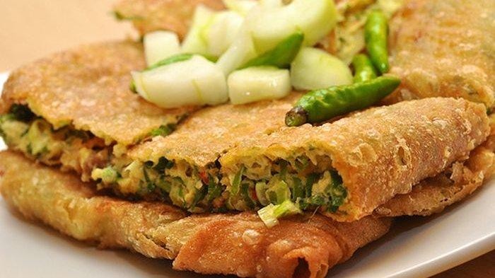 Makan Martabak Telur Pakai Nasi, Disebut Tren Kesenjangan Sosial