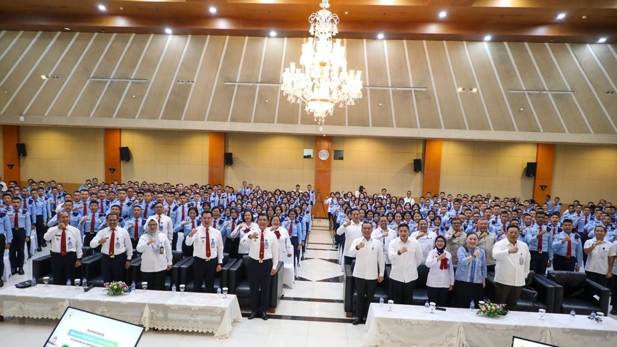 Mensesneg ke Siswa SMA TN: Berjuang untuk Bangsa Bukan Diri Sendiri