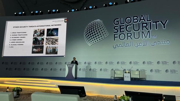 Menteri Dalam Negeri (Mendagri) Tito Karnavian menjadi pembicara di Global Security Forum 2025 di Doha, Qatar, Selasa (29/4/2025). Pada kesempatan itum Tito duduk di samping Perdana Menteri merangkap Menteri Luar Negeri Qatar Sheikh Mohammed bin Abdurahman Al-Thani.