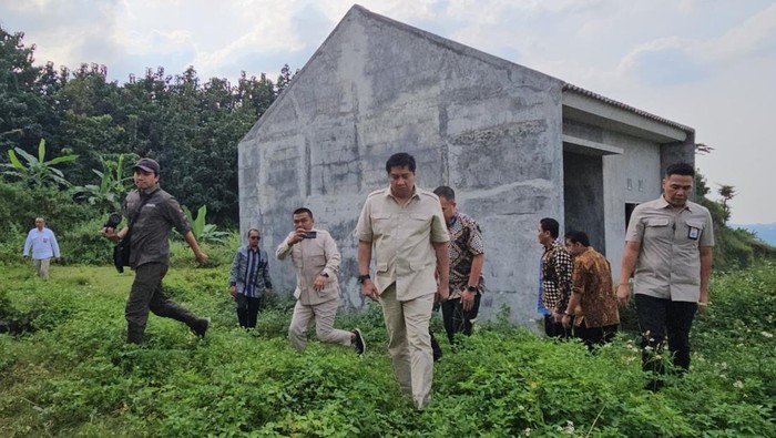 Menteri PKP Maruarar Sirait Tinjau Perumahan di Kabupaten Semarang
