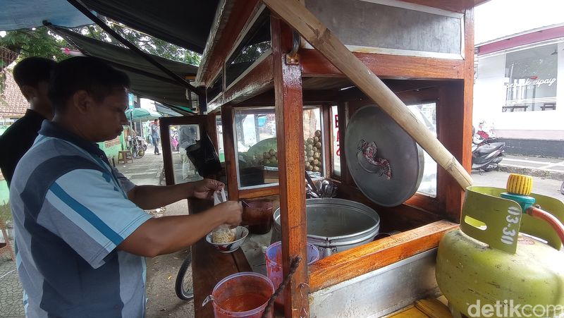 Mi Bakso Seporsi Goceng di Tasikmalaya
