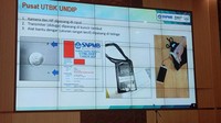 Selain itu, ada juga alat pendengaran yang ditempel pada ciput atau dalaman hijab. Untungnya, alat ini terdeteksi oleh metal detector yang digunakan panitia. (Foto: Nikita Rosa/detikedu)